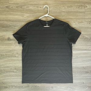 H&M / XL / Lined Texture / T-Shirt / Black / Worn Once